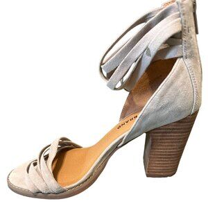 Lucky Brand Lakisha Heel Sandals in Chinchilla - Size 8.5